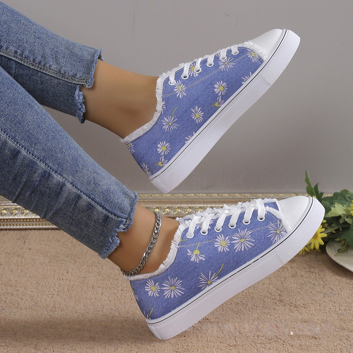 Women's Floral Canvas Flat Sneakers – Breathable Lace-Up Casual Shoes