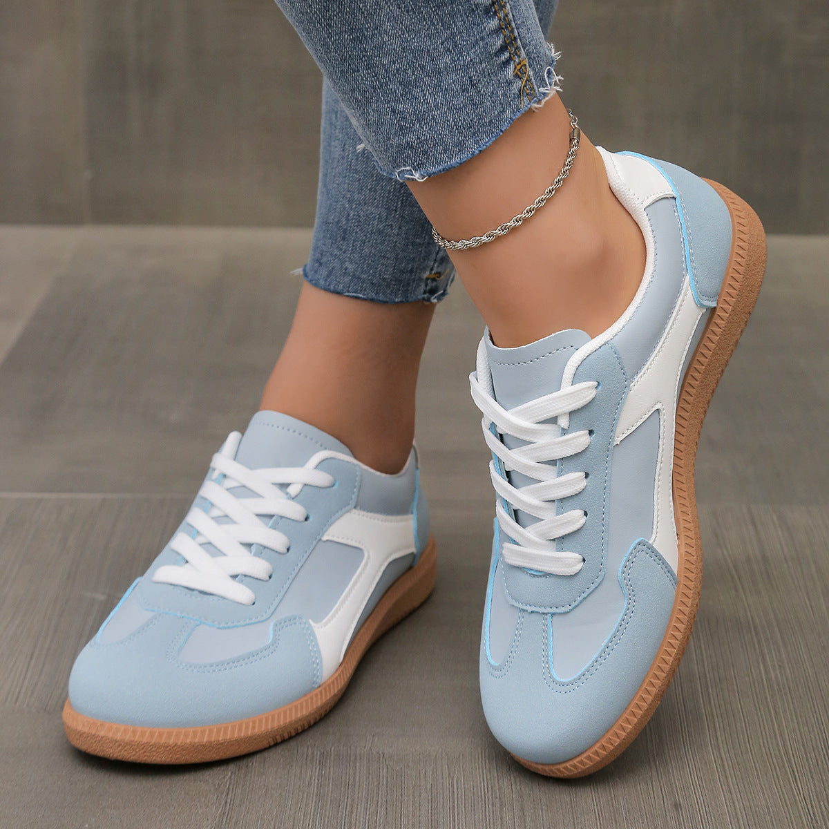 Women's Minimalist Lace-Up Outdoor Sneakers – Lightweight Non-Slip Casual Shoes