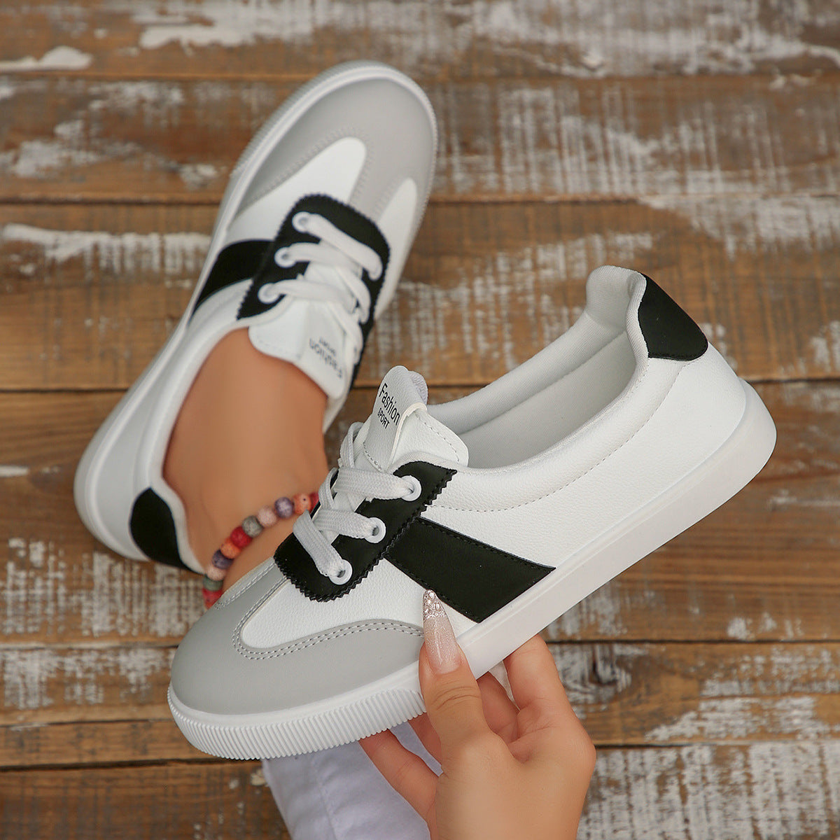 Korean-Style Women's Breathable Flat Sneakers – Color-Block Casual Shoes in Black & Red